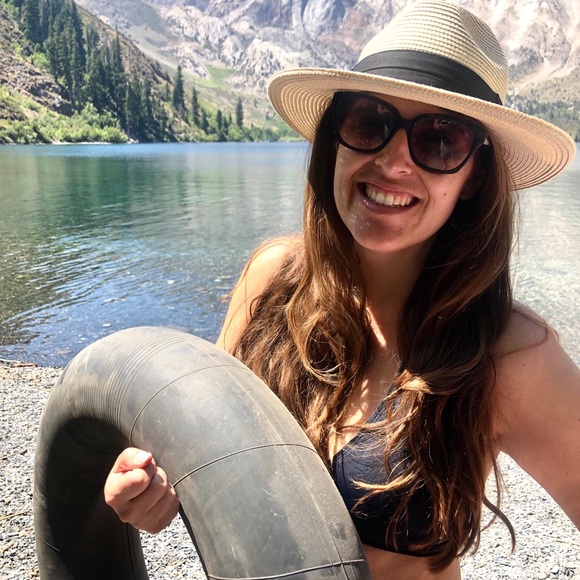 Meet your Posher, Jennifer - Picture 1 of 1